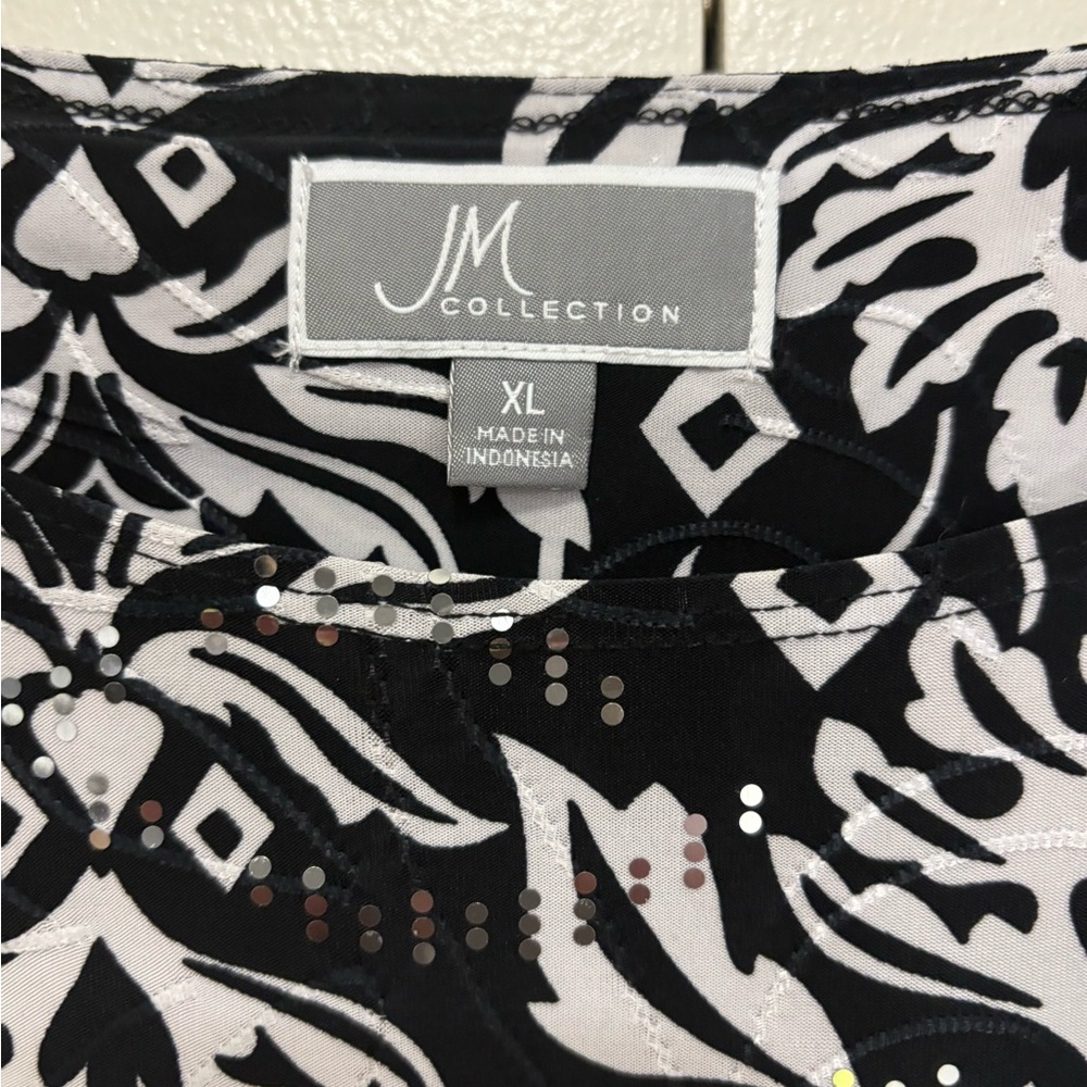 JM Collection Black and White Floral Blouse - Picture 3 of 5